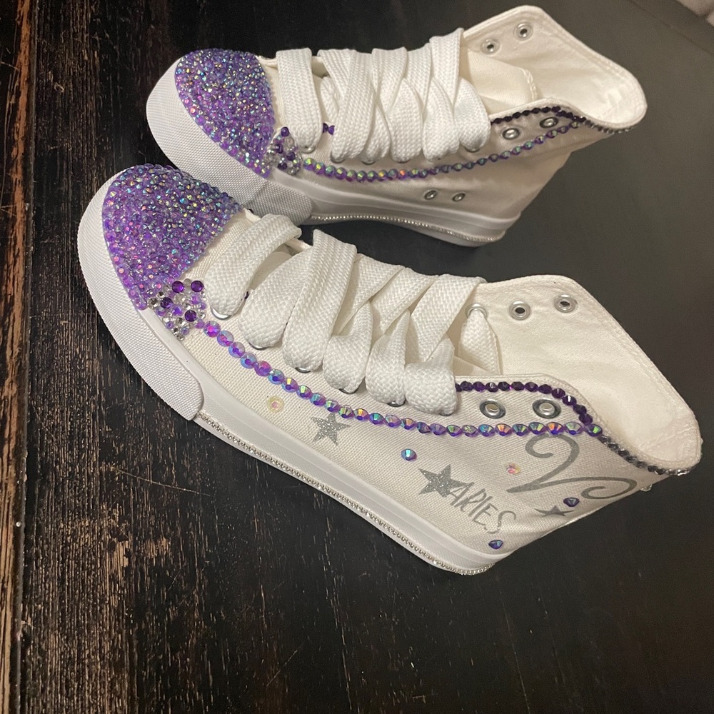 Aries ♈️ customized sneakers (Everything is made to order.)